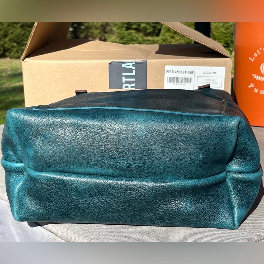 BNNU Portland Leather Goods Premium Limited Edition Lagoon Medium Classic Tote - Picture 3 of 7